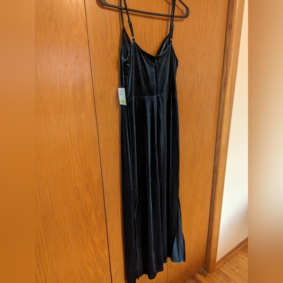 NWT Taylor Dark Emerald Green Velvet Dress Size 4 - Picture 2 of 7